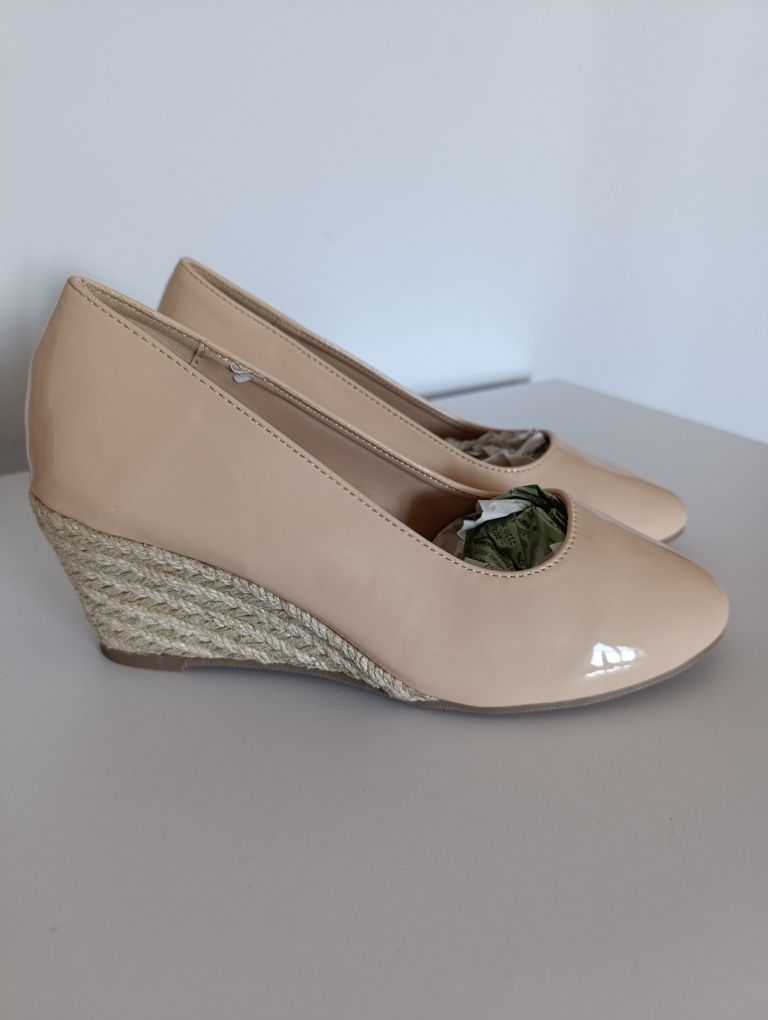 Sandałki na koturnie buty na koturnie lakierowane różowe