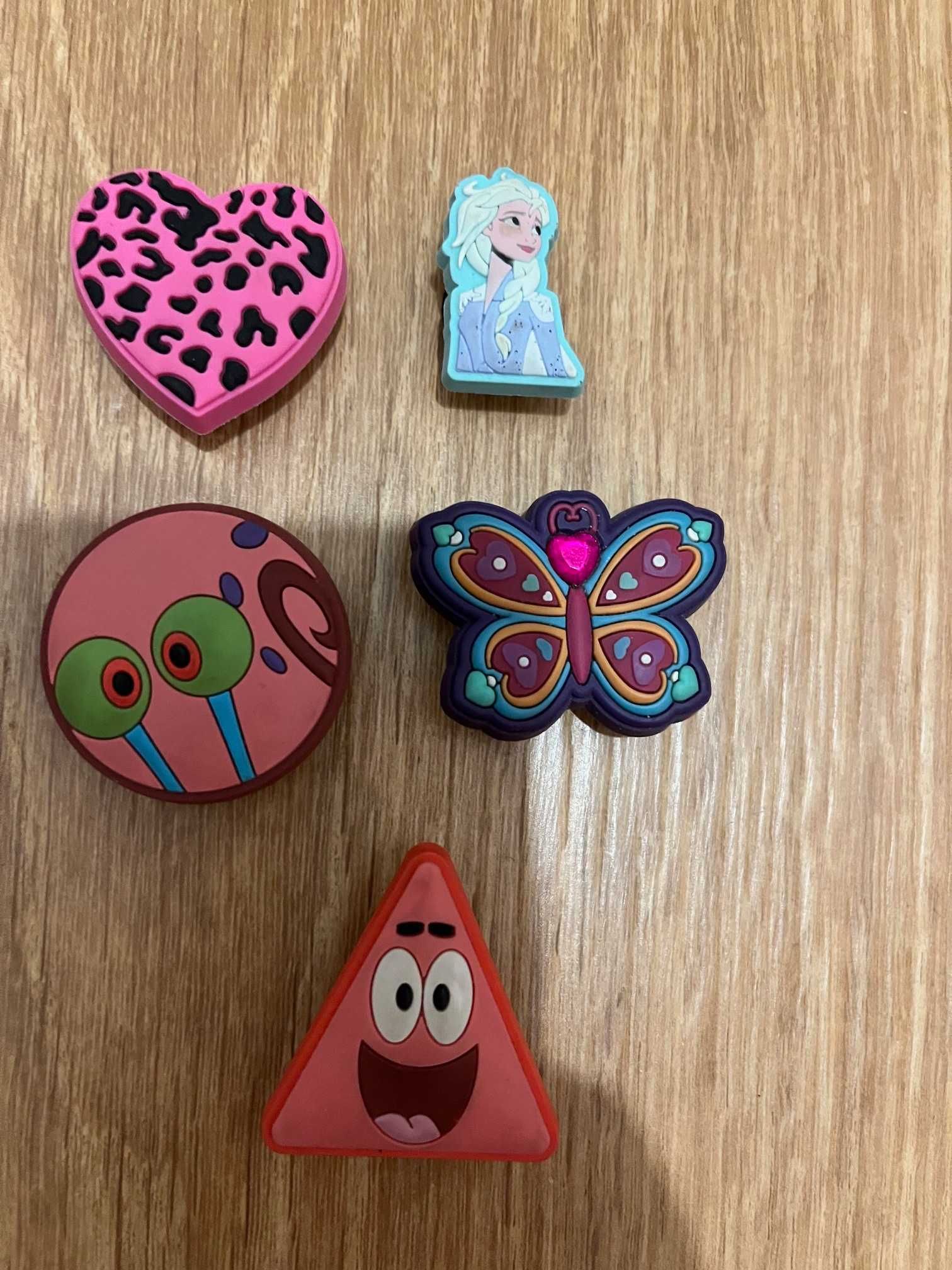 Jibbitz, przypinki do crocs, ORYGINALNE, SpongeBob, Elza i inne