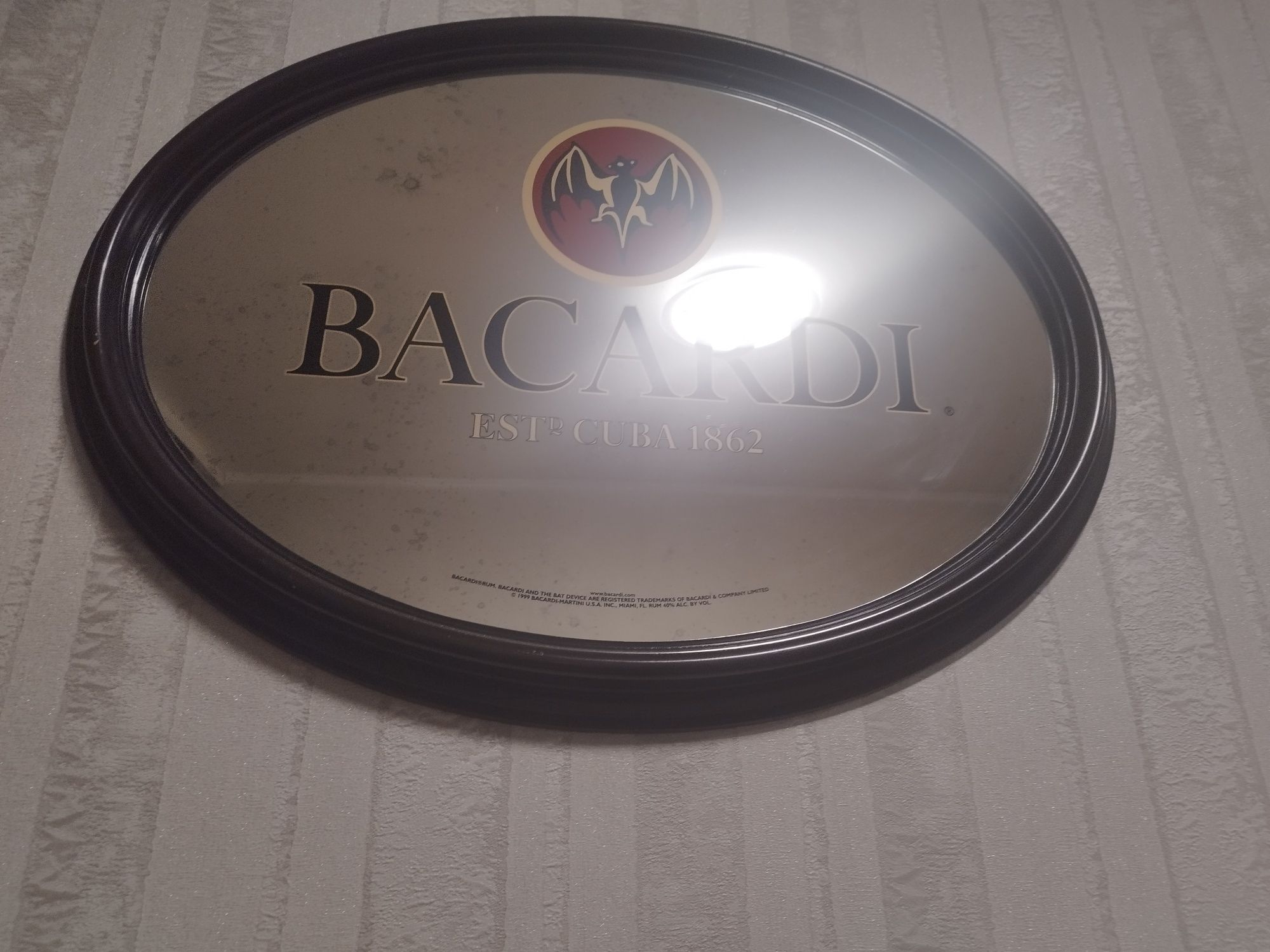 Продам зеркало с логотипом Bacardi