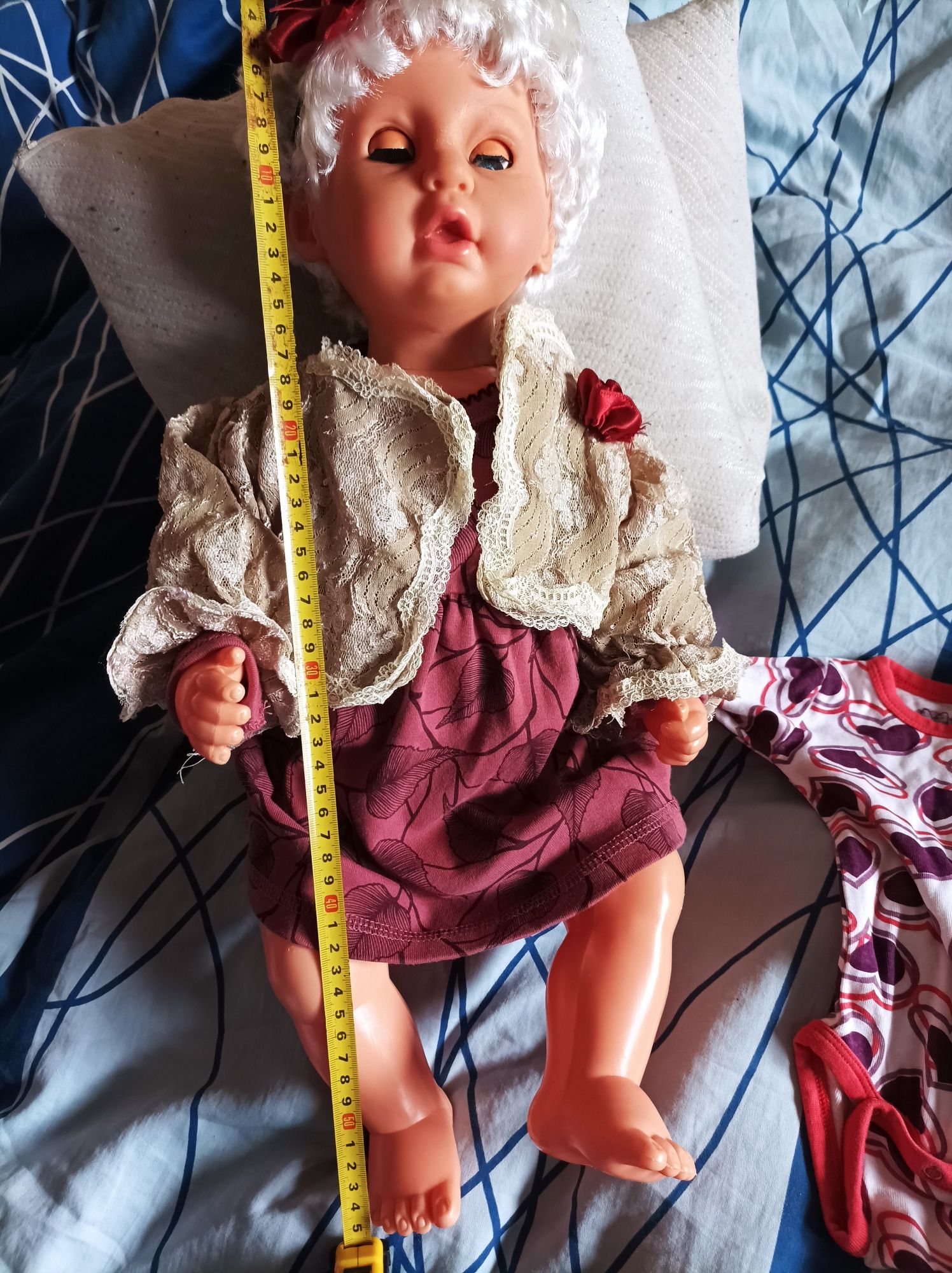 Bardzo ładna duża plastikowa lalka