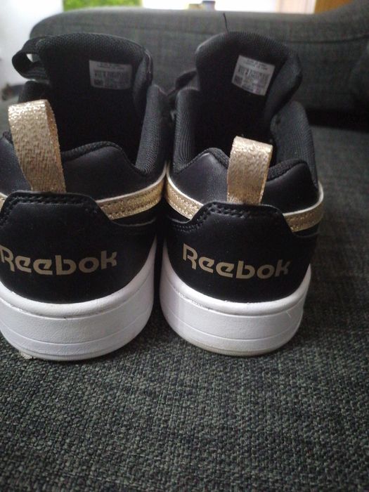 2 paresTênis Reebok e adidas de senhora