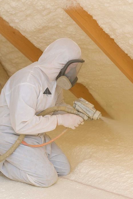 Ocieplanie pianką PUR oraz wdmuchiwanie wełny i celulozy