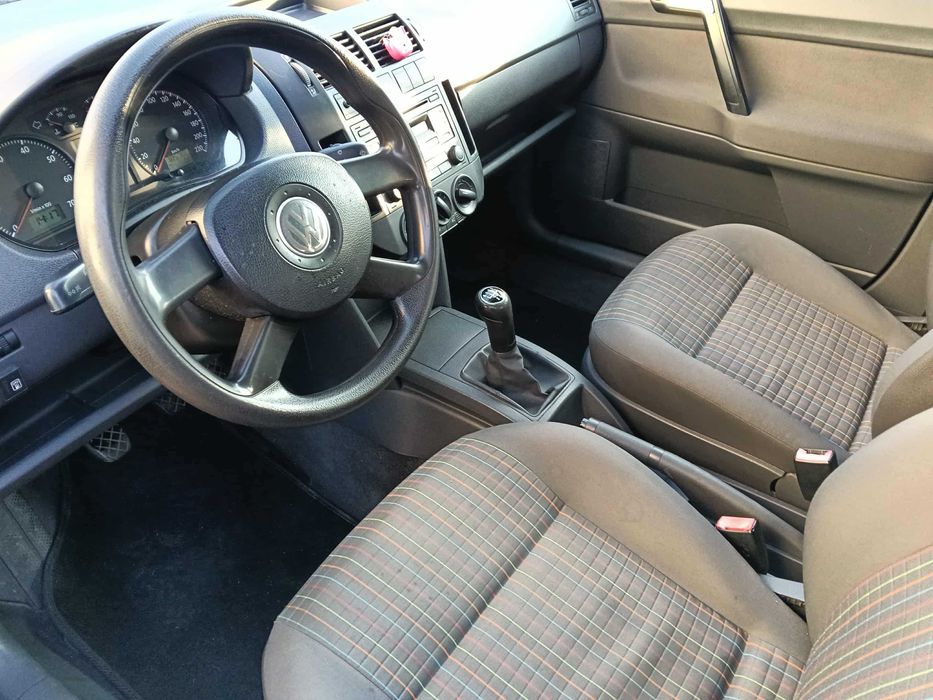 Sprzedam VW Polo  2005r , 1,2 benzyna z gazem , niski przebieg