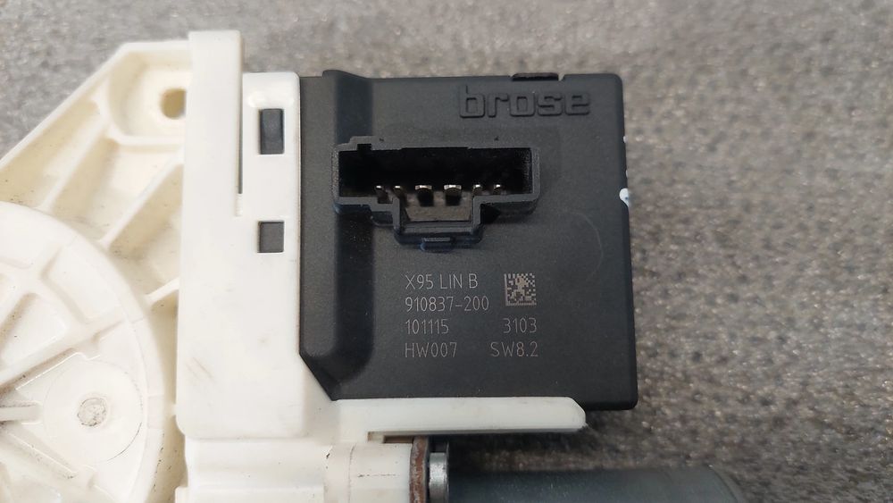 Motor vidro trás direito RENAULT Megane III (BZ0_)