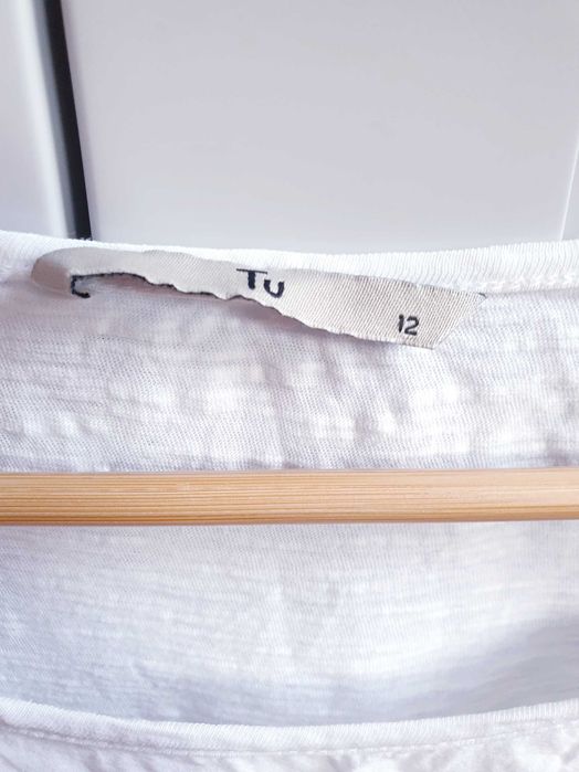 Biała haftowana koszulka t-shirt TU 40