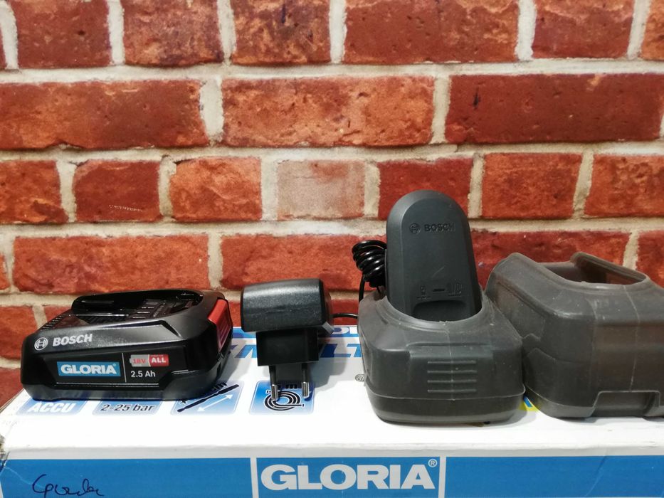 Do Mycia Grobów i Nie Tylko > Karcher Myjka Ciśnieniowa Na Baterie