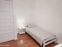 669685 - Quarto com 10 m2 cama de solteiro em apartamento com 3...