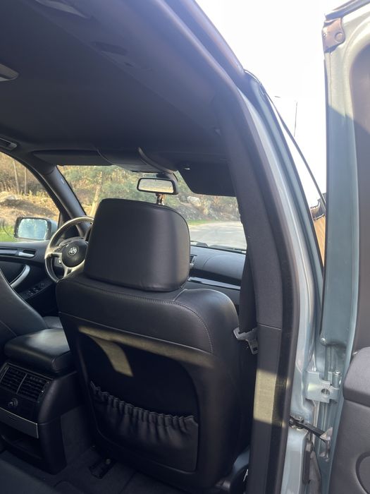 BMW X5 4.4i V8 – Luxo, Potência e Conforto!