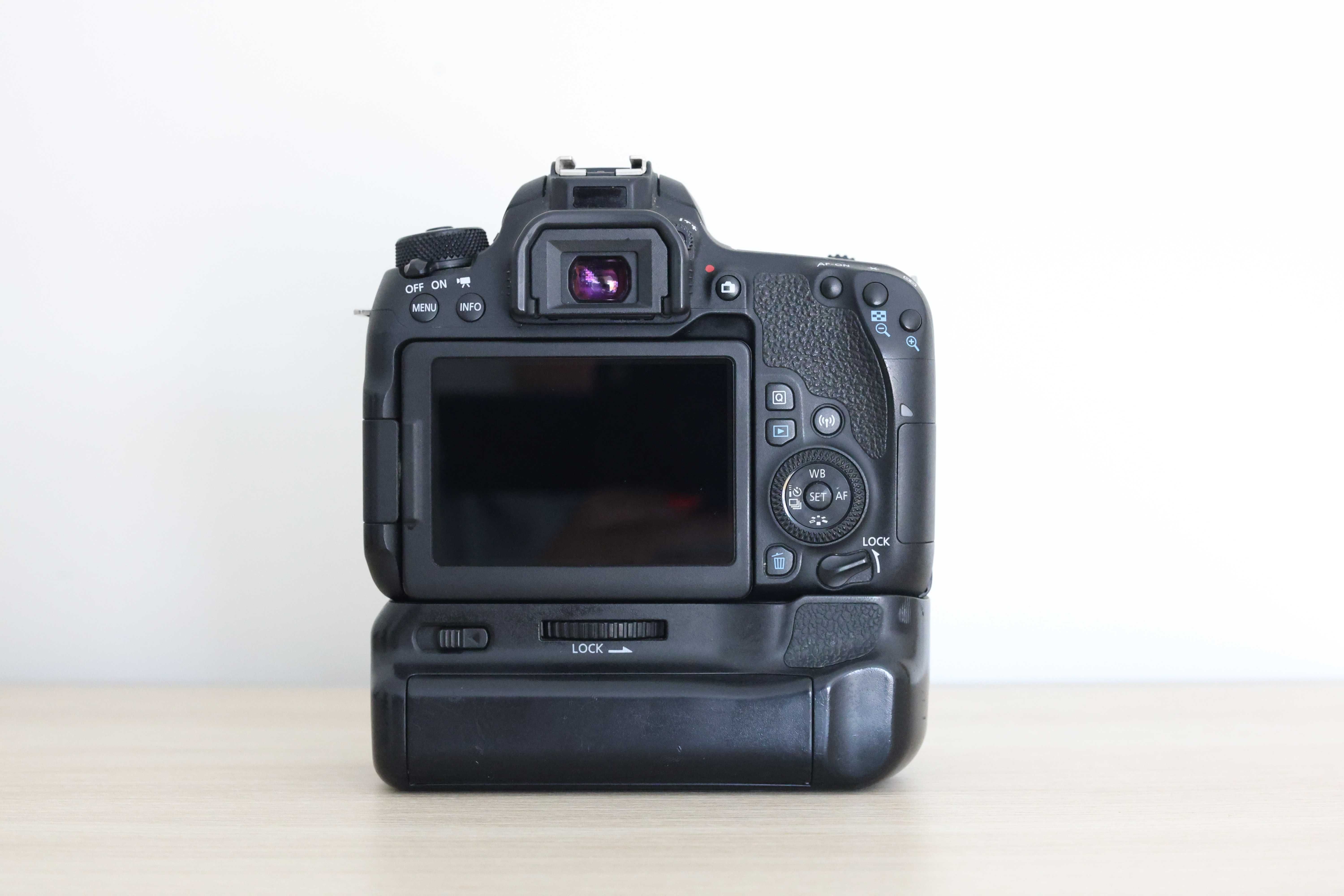 Vendo duas máquinas Canon em excelente estado – prontas a trabalhar