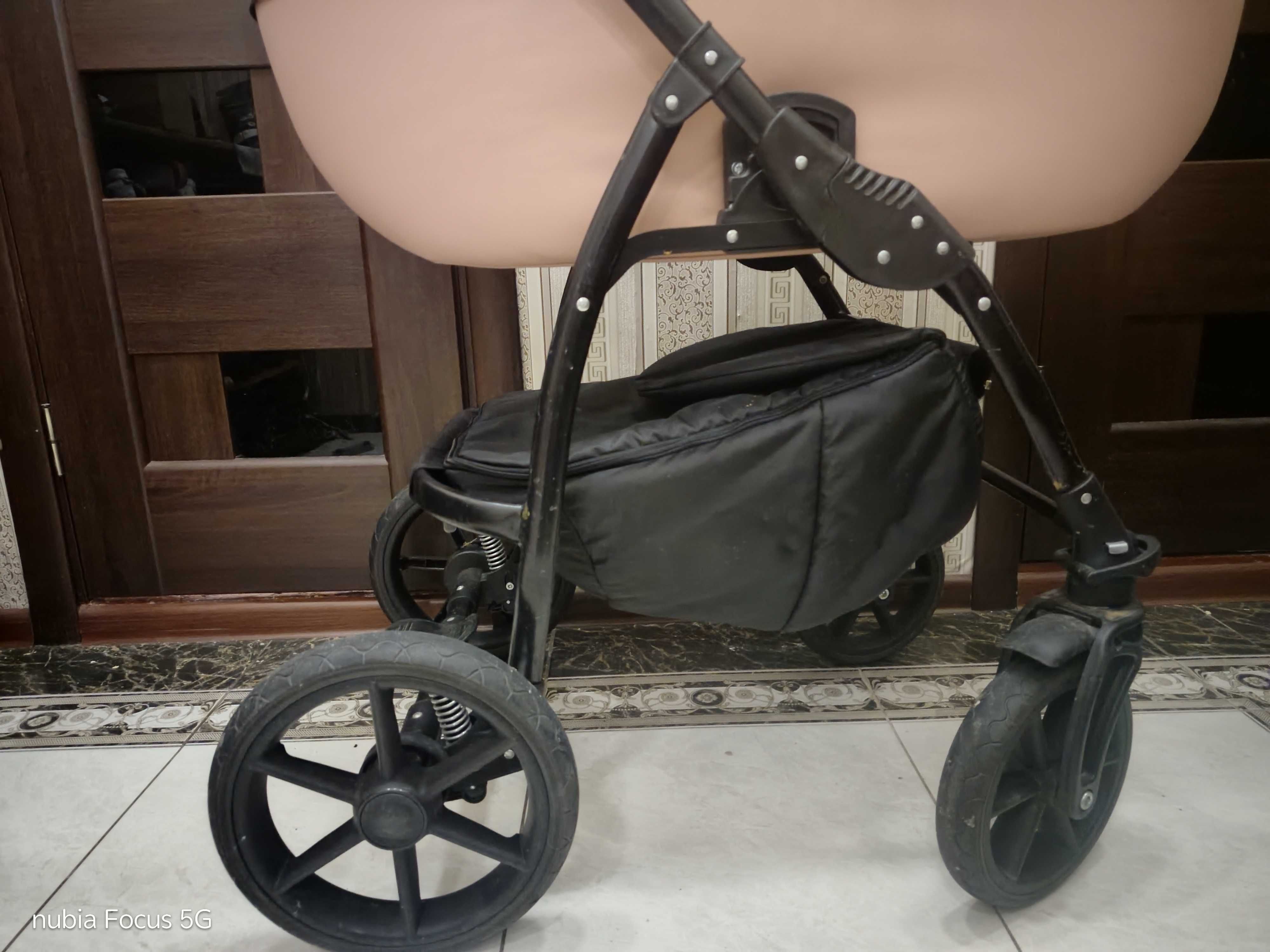 Продам Коляску 2 в 1