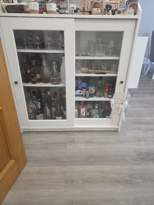 Vitrine branca Ikea