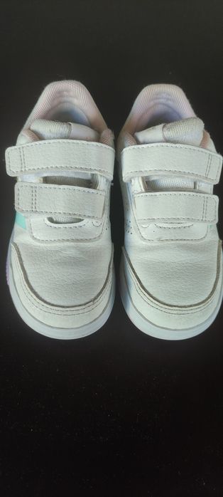Sapatilhas adidas 25