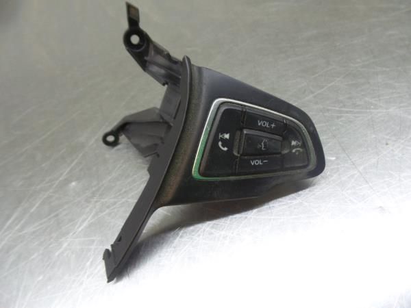 Comandos do volante FORD Focus III