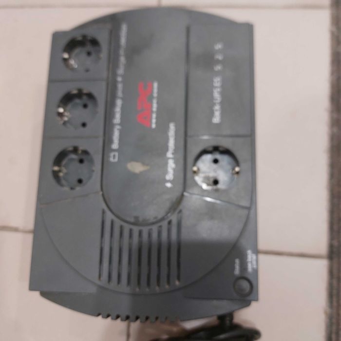 UPS Безперебійник