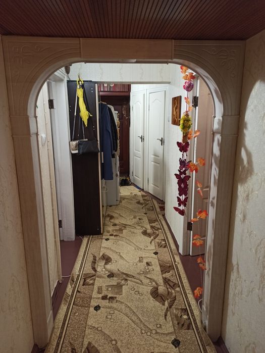 Продам 4 кімнатну квартиру