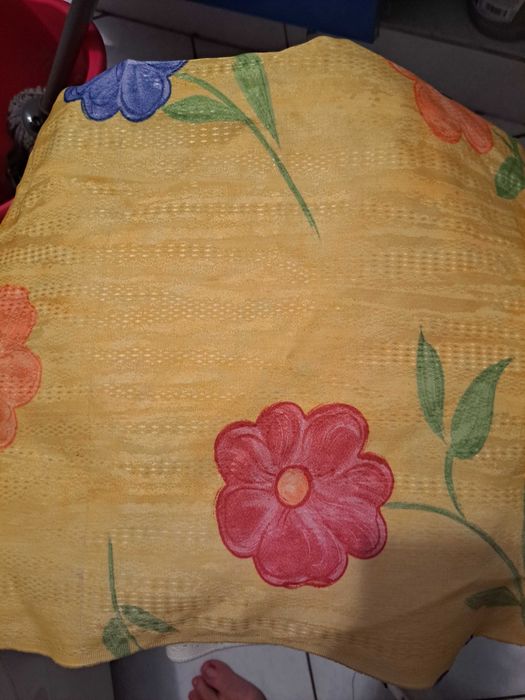 Zaslony do parapetu z tasma