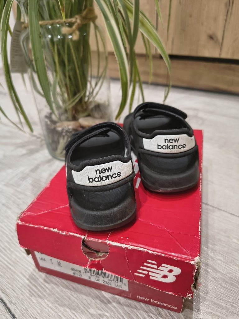 Sandały new balance 23,5cm