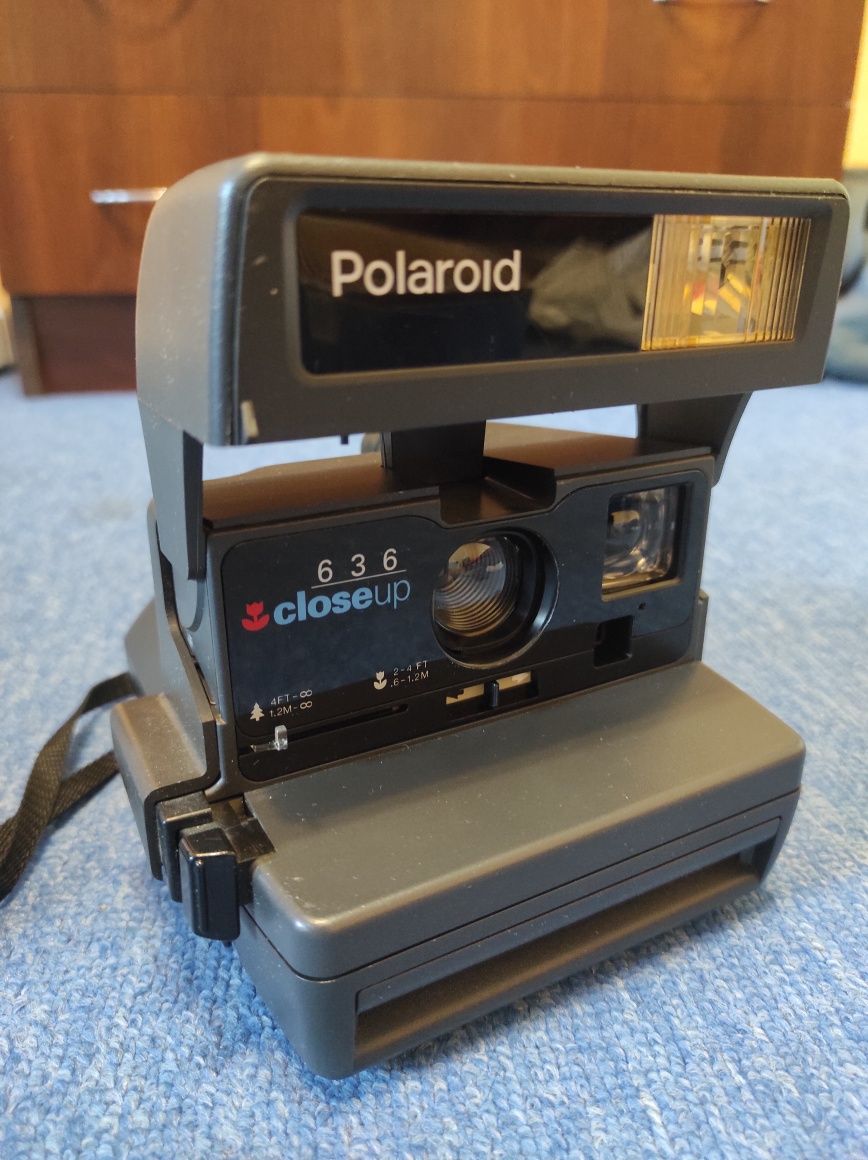 Вінтажна камера миттєвого друку чорна Polaroid Close Up 636