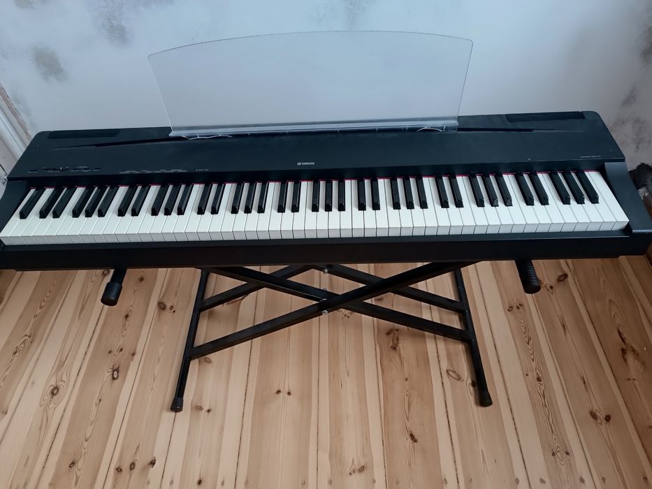 Pianino Yamaha p70