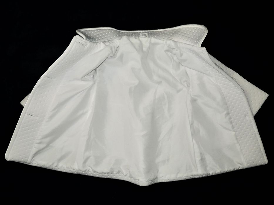 Śliczny biały płaszcz kurtka 74 chrzest  3-6 święta