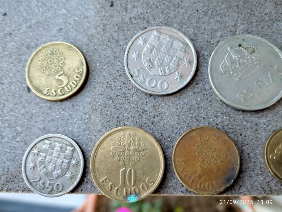 Moedas antigas de escudo