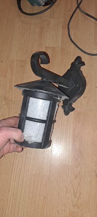 Lampa zewnętrzna czarna aluminium..
