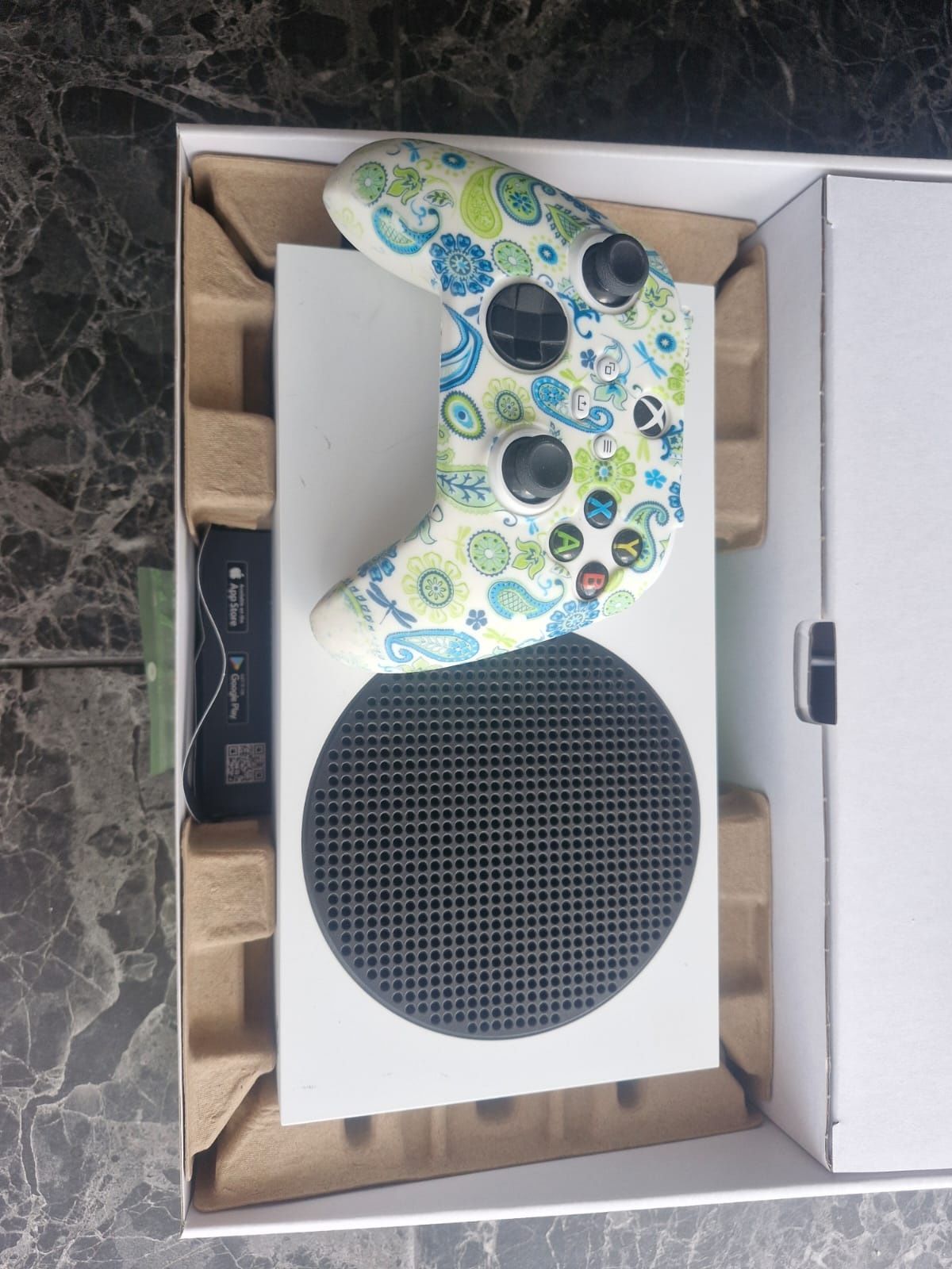 Продам Xbox Series S