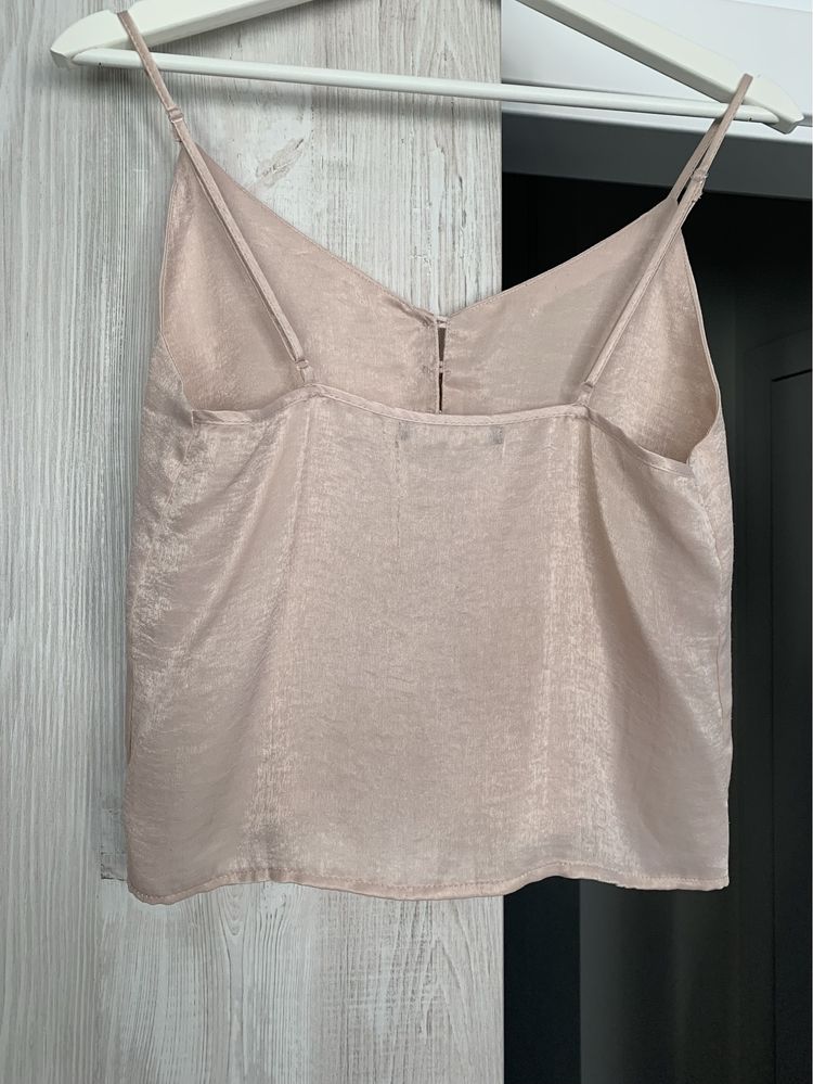 Brandy Melville Leesa crop top bluzka na ramiączkach nude beżowa
