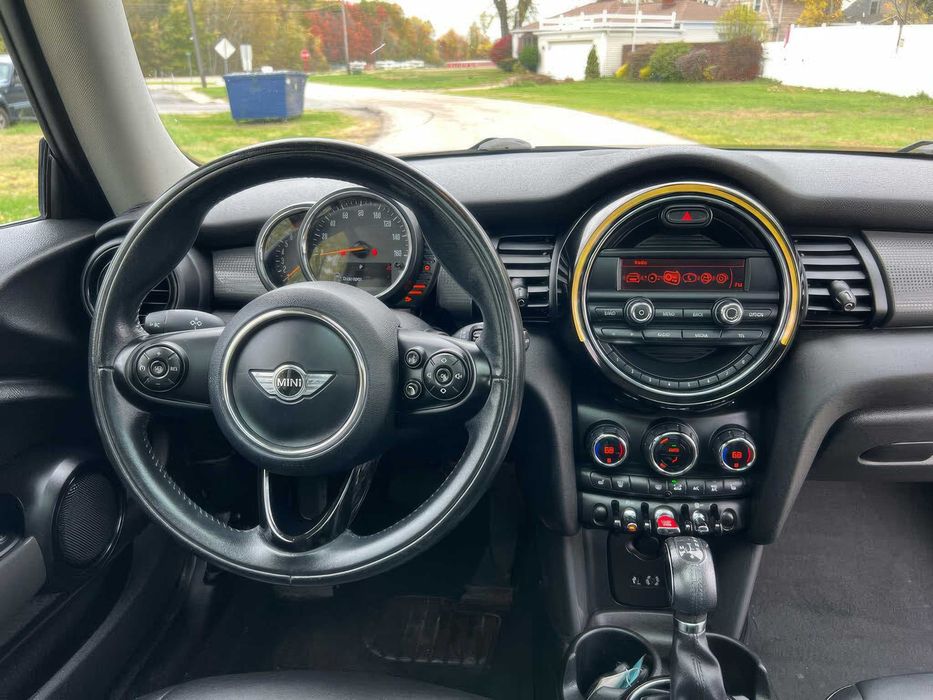 MINI Cooper 2-Door      2015