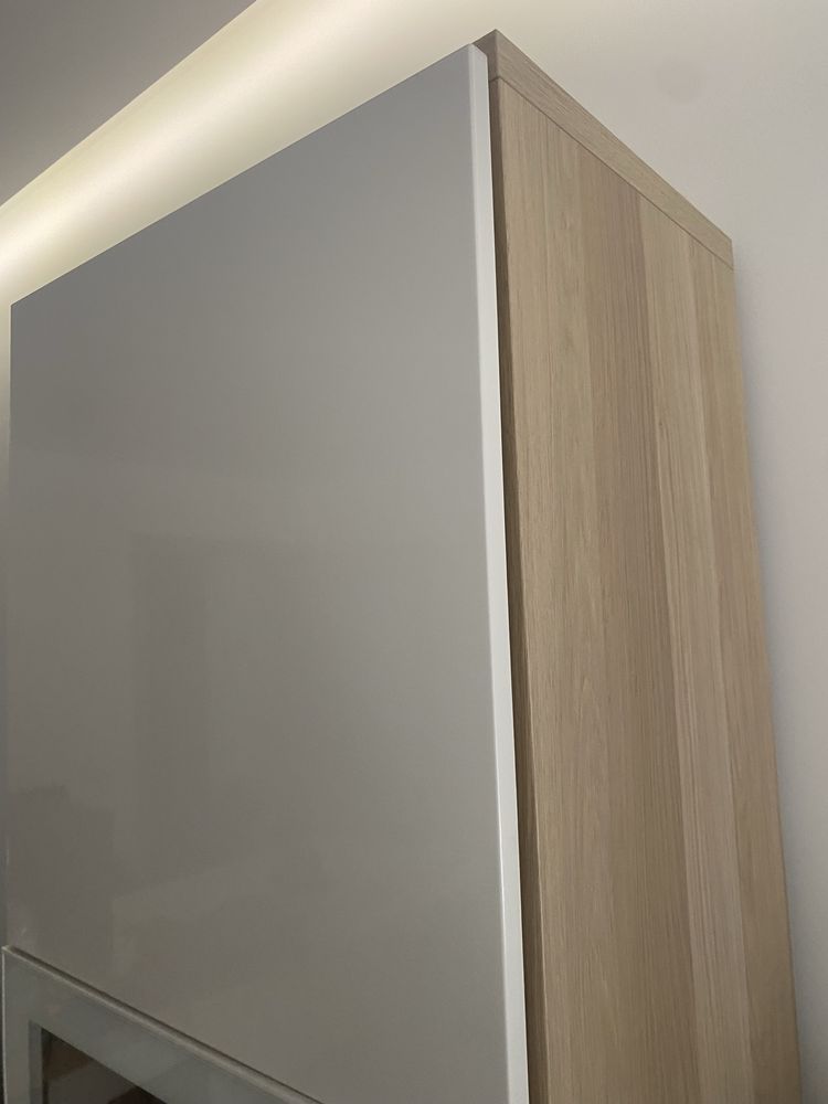 Movel besta ikea efeito carvalho e velatura branca