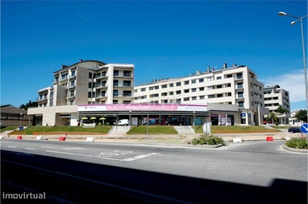 Loja Comercial - 230 m2 área útil - Empreendimento VILLATRIUM