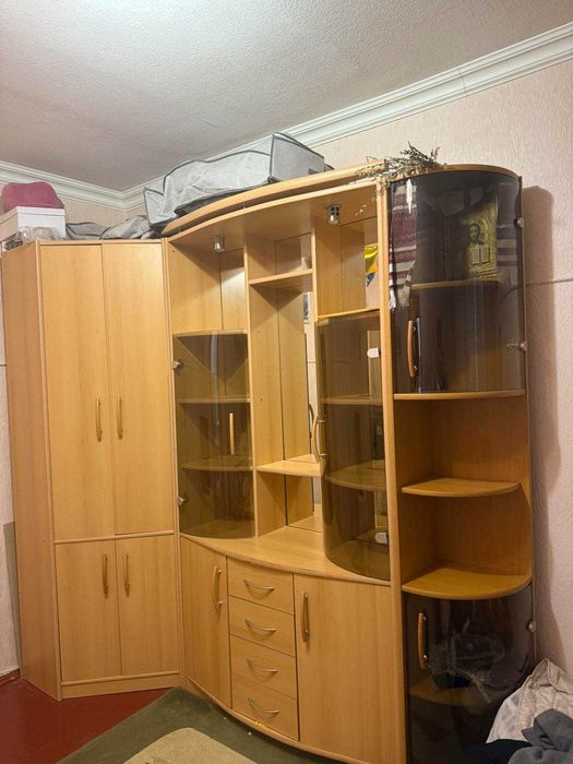 Шафа для одягу та посуду