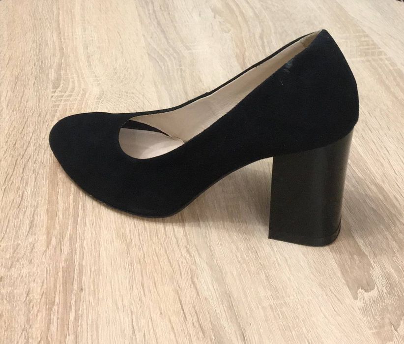 Елегантні жіночі туфлі