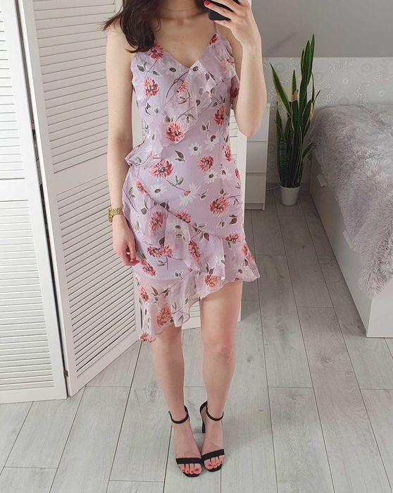 Prettylittlething liliowa sukienka w kwiaty asymetryczna mini 38 M