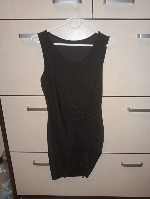 Sukienka czarna sylwestrowa