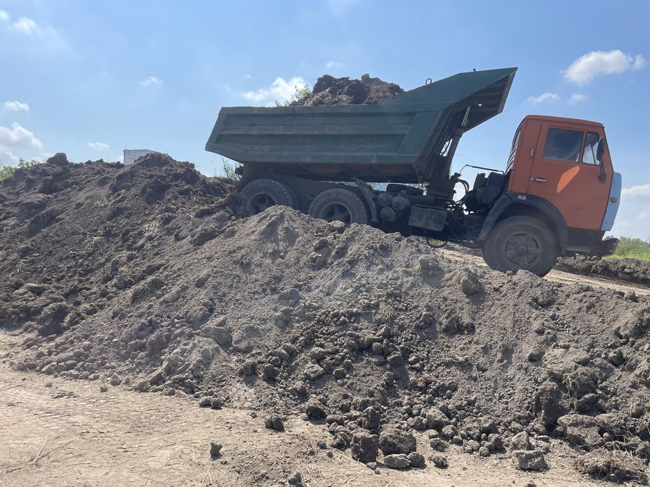 Родюча земля родючий грунт чорнозем на підсипку