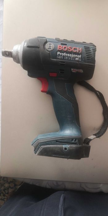 Klucz udarowy Bosch GDS 18 V-EC 250 Nm  stan dobry