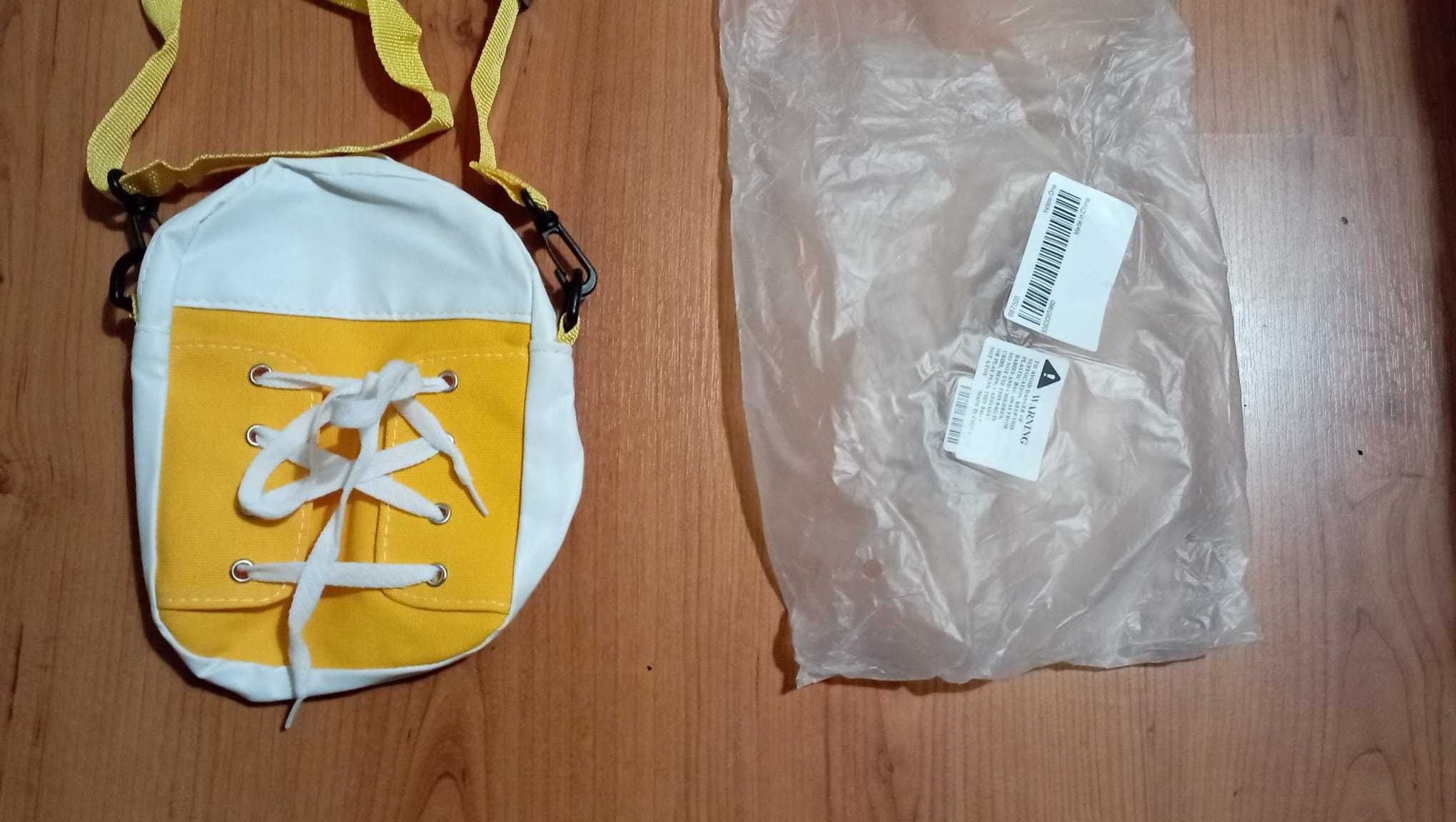 Bolsa de ombro em formato de ténis amarelo