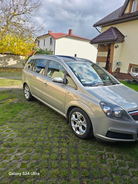 Opel Zafira Opel Zafira Cosmo Automatyczna Skrzynia Biegów 1,9 CDTI