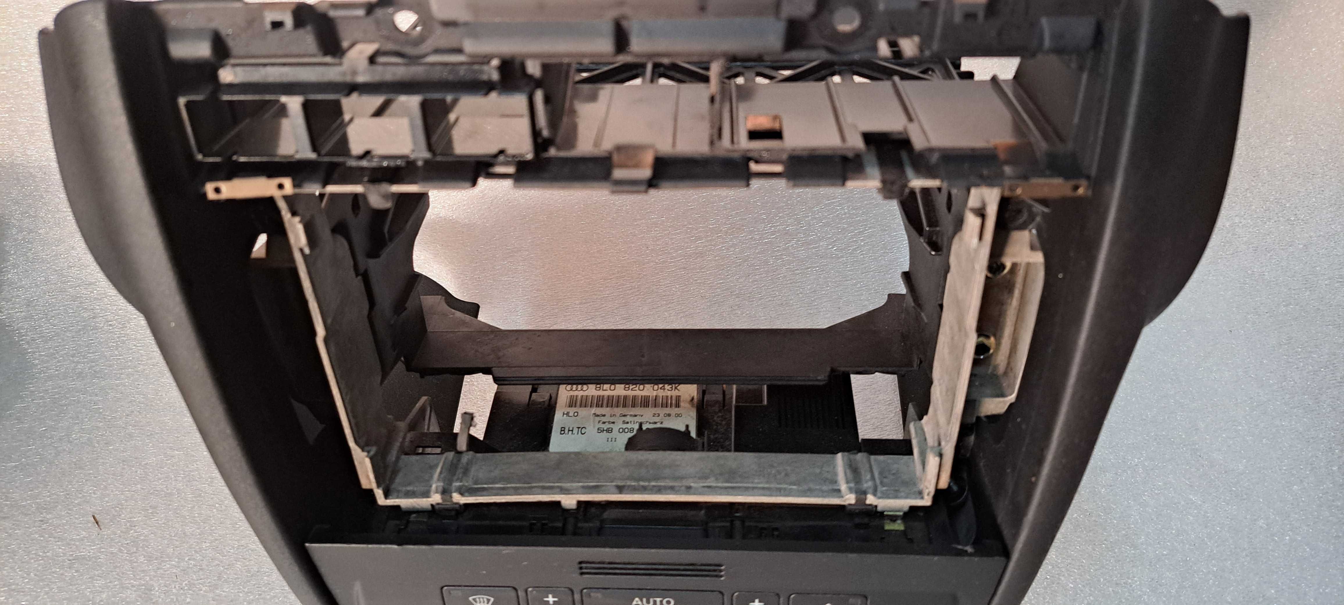 Kosz radia 2 DIN panel Audi A3 8L FL -043K