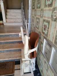 Cadeira Stanah subir escada como novo