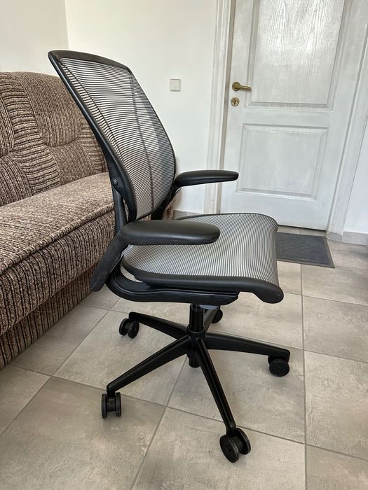 Офісне крісло Humanscale World One