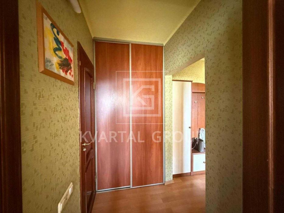 Продам ГАРНУ 2к квартиру з ремонтом, меблями, технікою. Балкон.