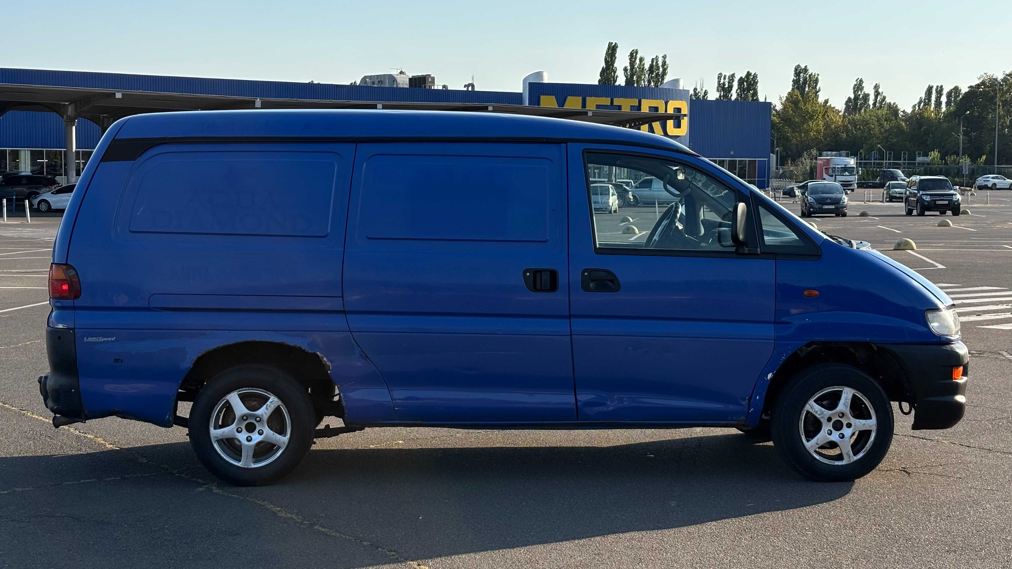 Продам Mitsubishi L 400 2000 года