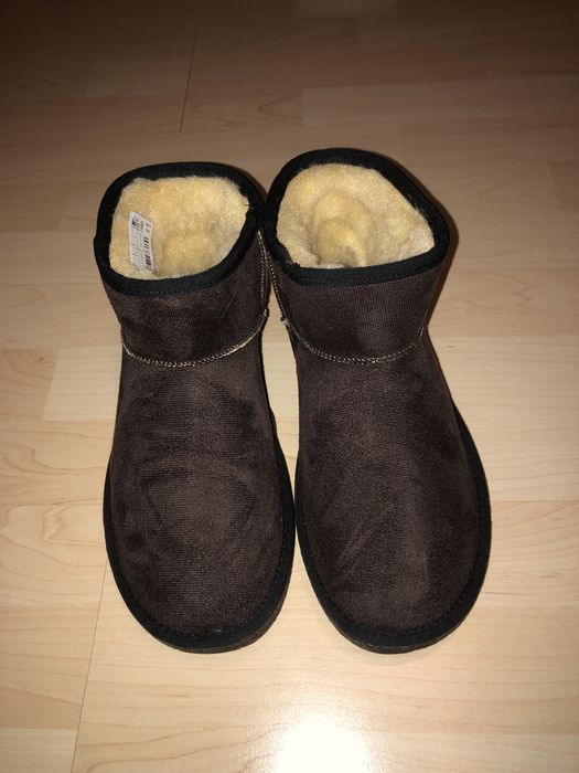 Brązowe śniegowce z beżowym futerkiem