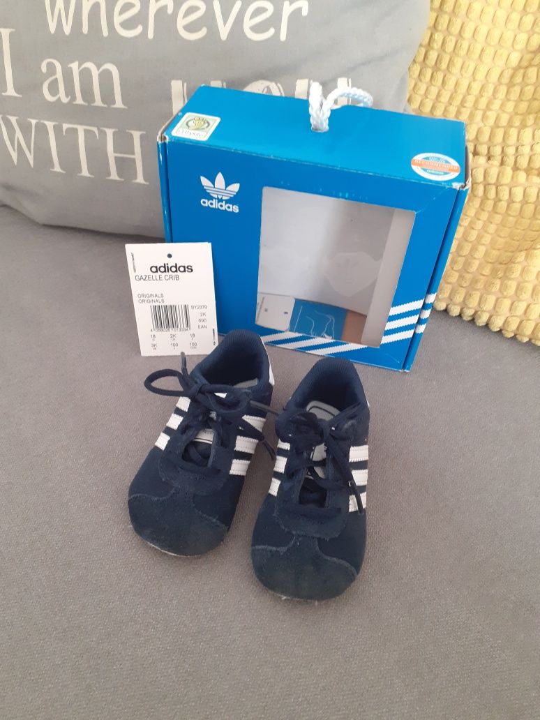 Buty niemowlęce Adidas Gazelle Crib r.18 niechodki zamsz