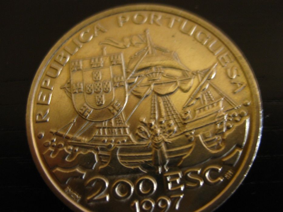Moedas comemorativas dos Descobrimentos Macau e Portugal