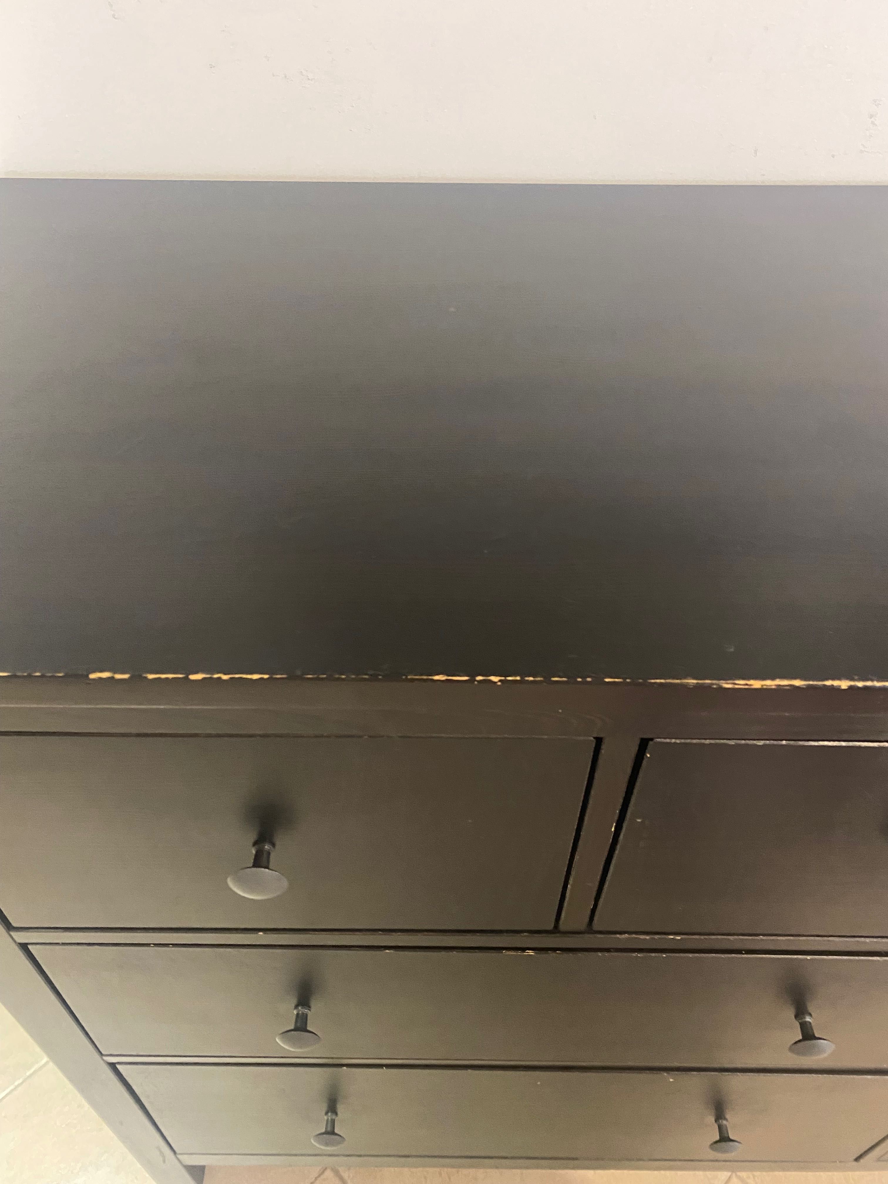 Cómoda preta Ikea - Henmes