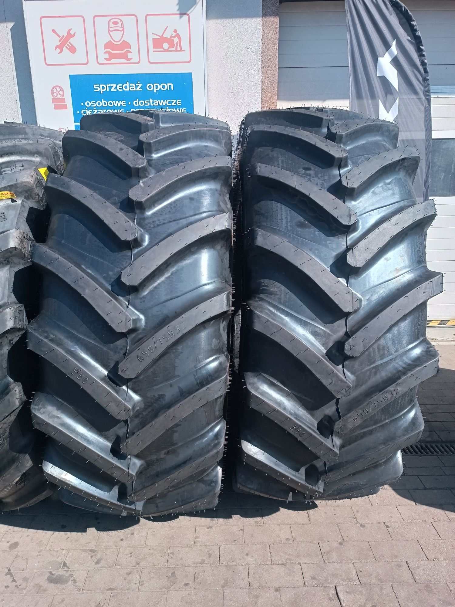 650/75R32 Galaxy Earth- PRO HS Radial 24.5R32