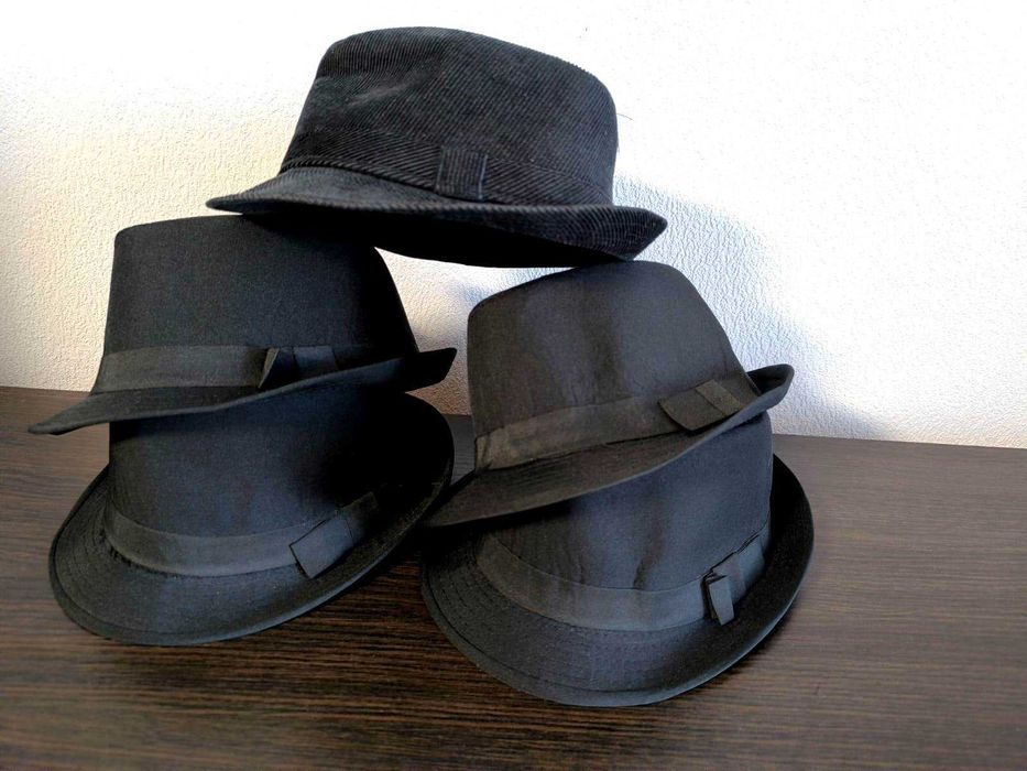 Чорний вельветовий жіночий капелюх (57р)+2 капелюхи в подарунок (60р)